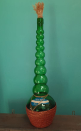 vintage bubbelglas Italiaanse Chianti fles in een mandje – jaren ‘60