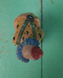 BEELD – clown – hout – Clown met hoepel en hond