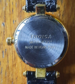 Horloge – TROICA QUARTZ, WITH SHAPED GLASS DISPLAY
