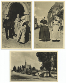 SET van 3 ansichtkaarten – Klederdracht