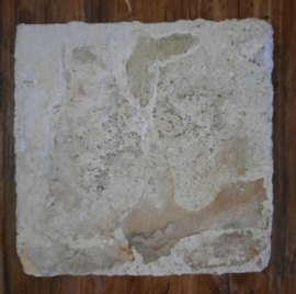 Antieke tegel, Delft – lopende figuur (mogelijk een soldaat) – ca. 18e eeuw