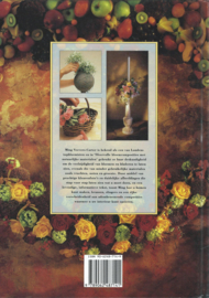 SFEERVOLLE BLOEMCOMPOSITIES MET NATUURLIJKE MATERIALEN – MING VEEVERS-CARTER - 1991