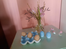 eierschaal met peper- en zoutstel
