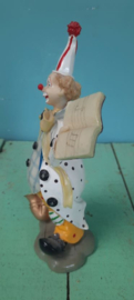 BEELD – clown – kunsthars - Clown met saxofoon en muziekboek