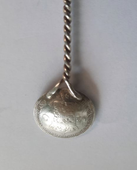 Lepeltje – Wilhelmina, zilver, 10 cent 1941 – halve gulden ca. 1929 – 1940-1945 (2)