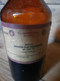 Fles met bakelieten dop