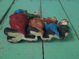 BEELD – clown – kunsthars - 4 clowns op een rij