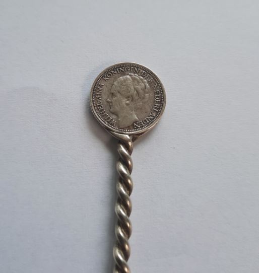 Lepeltje – Wilhelmina, zilver, 10 cent 1937 – halve gulden ca. 1920 – 1940-1945 (1)