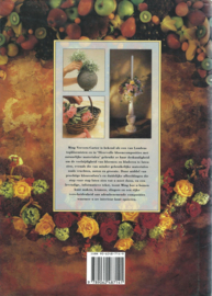 SFEERVOLLE BLOEMCOMPOSITIES MET NATUURLIJKE MATERIALEN – MING VEEVERS-CARTER - 1991