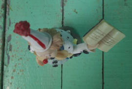 BEELD – clown – kunsthars - Clown met saxofoon en muziekboek