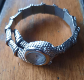 Horloge – Kamelia QUARTZ, Snake Shaped Bracelet Jewel Watch