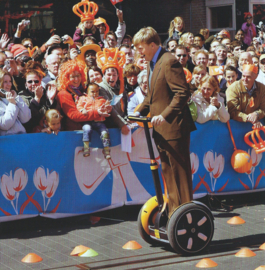 Willem-Alexander – Portret van onze nieuwe koning – Marc van der Linden – 2013