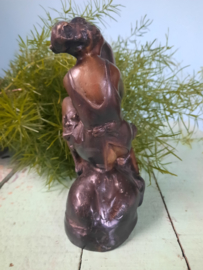 Bronzen beeld The Hugger