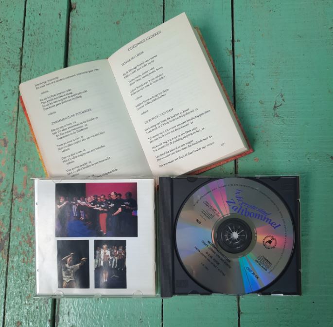 In die grote stad Zaltbommel –JACQUES KLÕTERS – boek + CD - 1993