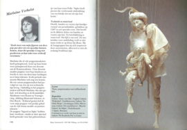 Poppen in beeld – Werk en werkwijze van 75 poppenkunstenaars – Olga van der Most-Dol - 1984