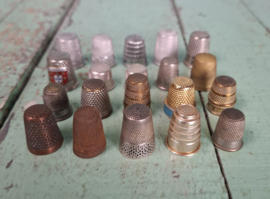 Metalen vingerhoedjes