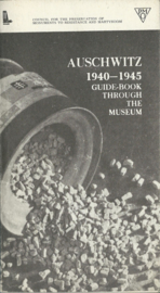 AUSCHWITZ 1940-1945 GUIDE-BOOK THROUGH THE MUSEUM – KAZIMIERZ SMOLEŃ - 1981