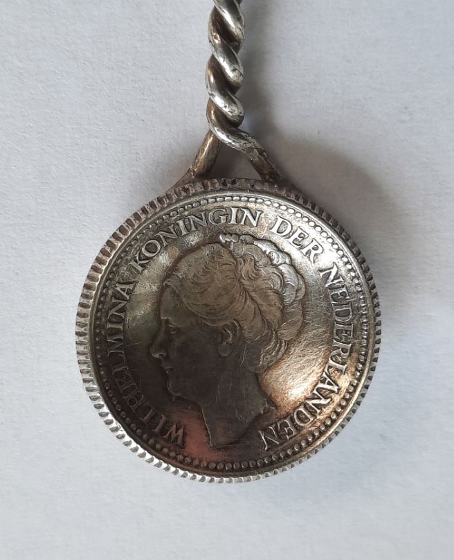 Lepeltje – Wilhelmina, zilver, 10 cent 1941 – halve gulden ca. 1929 – 1940-1945 (2)