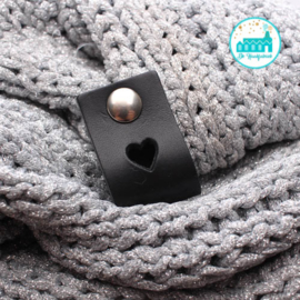 Big Labels with Push-Button 10 cm x 3 cm Black with punched out 'Heart'