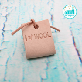 Big Labels 8 cm x 3 cm met Leren Veter I Love Wool