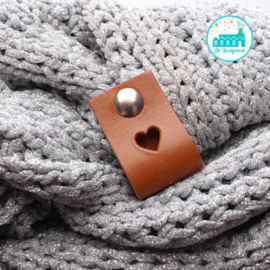 Big Labels with Push-Button 10 cm x 3 cm Cognac with punched out 'Heart'