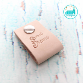 Sweet Dreams Big Labels met drukknoop 10 cm x 3 cm naturel