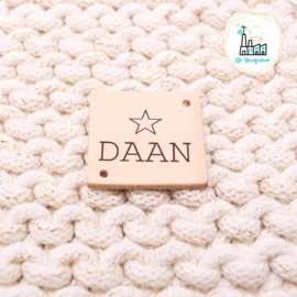 VIERKANT MET NAAM lettertype "DAAN" MET STER