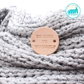 Rond leren label 3,5 cm Be Kind To Yourself
