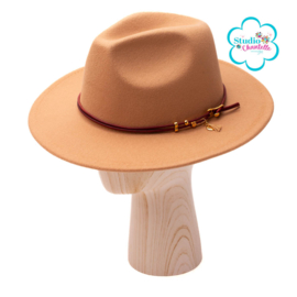 FEDORA HOED CAMEL MET ROOD BRUIN LEREN KOORD