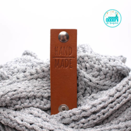 Big Labels with Push-Button Cognac 10 cm x 3 cm 'Handmade with crochet needle'