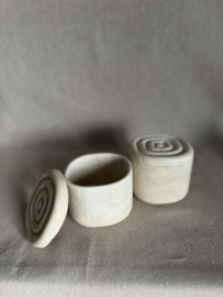 Handgemaakt Potje met ribbel deksel
