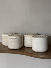 Handgemaakt Potje met ribbel deksel
