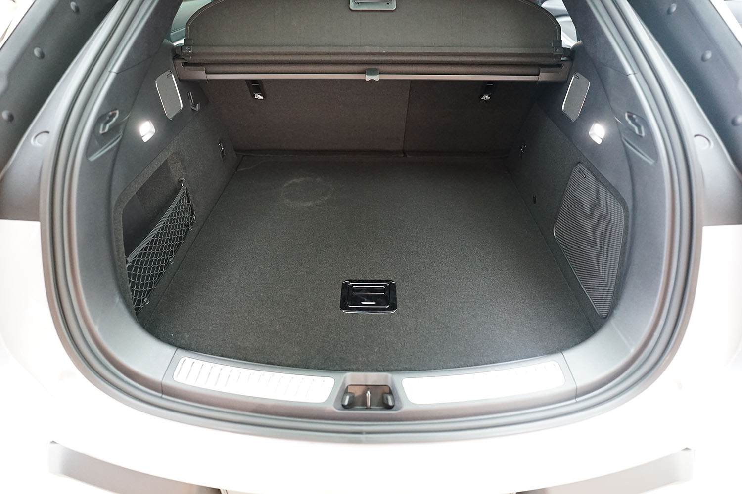 Rubberen Kofferbakmat op Maat – BYD Sealion 7 (electric) – vanaf 2024 – Verstelbare laadvloer (hoogste stand)