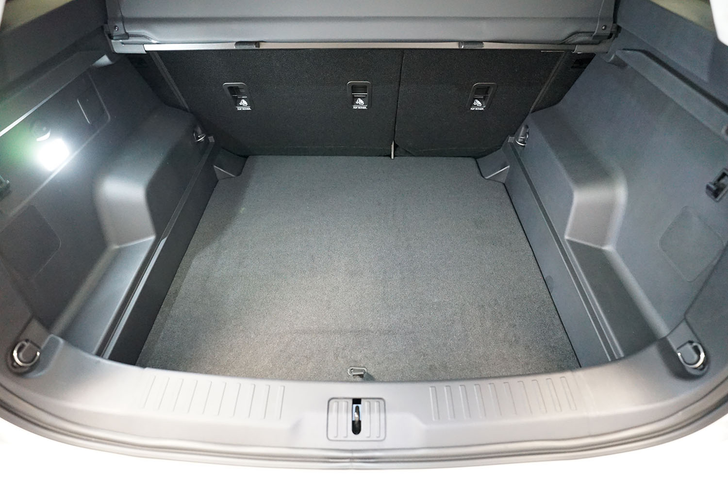 Rubberen Kofferbakmat op Maat – Jaecoo 7 / J7 SUV – vanaf 2024 – Keuze uit vaste of dubbele koffervloer