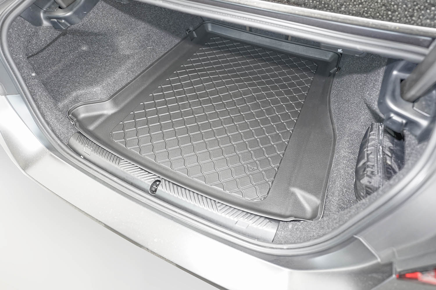 Rubberen Kofferbakmat op Maat – BMW i5 (G60E) Electric Limousine – vanaf 10.2023
