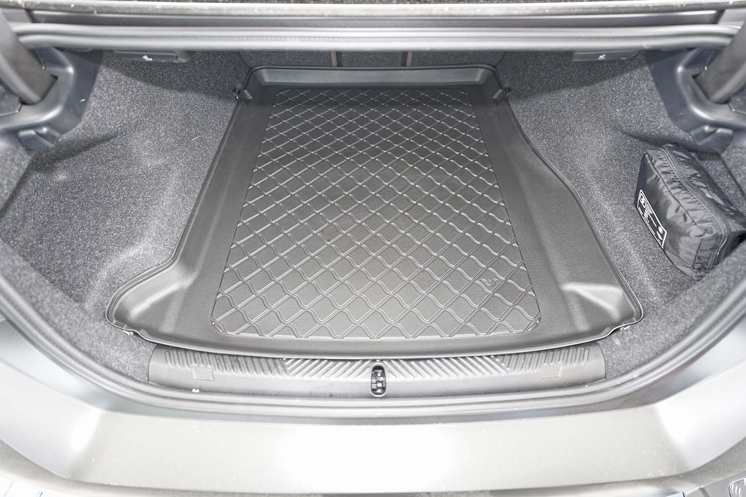Rubberen Kofferbakmat op Maat – BMW i5 (G60E) Electric Limousine – vanaf 10.2023