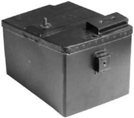 BOITER DE BATTERIE, GAUCHE