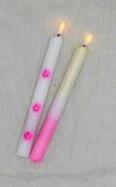 Led kaars | wit met roze smiley