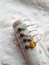 Armband | Lavasteen en hartje Tijgeroog