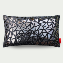 Kussen "Triangle" zwart, lak, velours 50x30cm