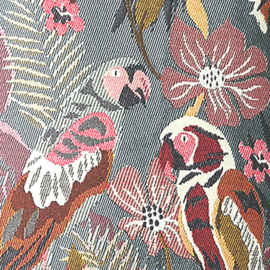Kussen "2 Parrots" papegaai, bloemen, grijs, roze, rood, 50x50cm
