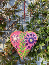 HEART FLOWERS OLD IRON HANDGEMAAKT MET KETTING 24cm