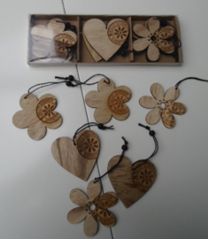 HOUTEN DECO HANGERS BLOEMEN EN HARTJES SET