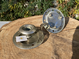 KANDELAAR ZILVERKLEURIG MET OOR dia 12,5 cm