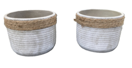 BLOEMPOT STIJLVOL MET NATUURLIJKE ACCENTEN GRIJS JUTE H 10,5 DIA 13,5 cm