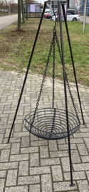 VUURKORF GROOT DIA 60 cm HANGEND IN FRAME hoog 1.50 mtr