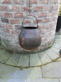 PUTEMMER MET HENGSEL EN KETTING OLD IRON