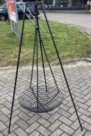 VUURKORF GROOT DIA 60 cm HANGEND IN FRAME hoog 1.50 mtr