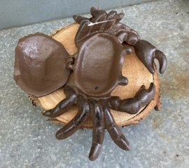 GIETIJZEREN KRAB MET SCHARNIERENDE DEKSELTJE