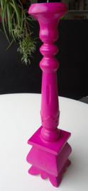 HOUTEN HANDGEMAAKTE KANDELAAR FUCHSIA 45 CM